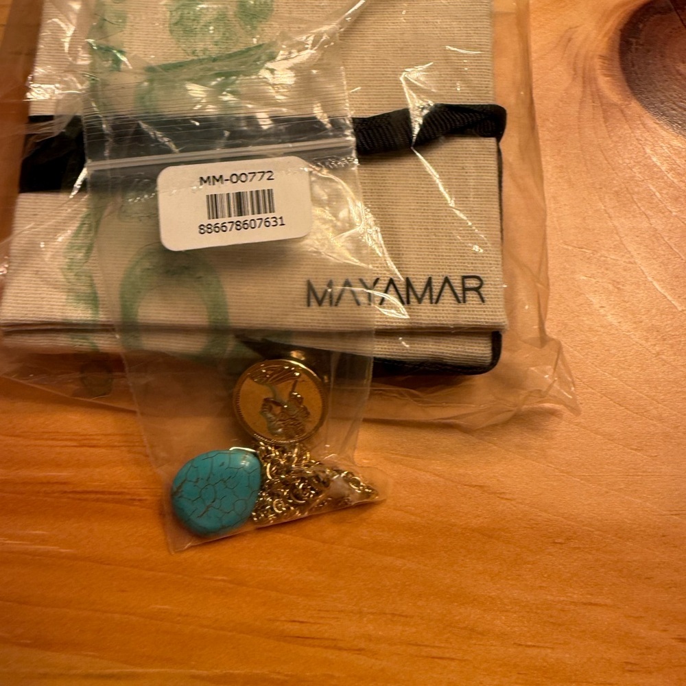 Maxamar Turquoise and Gold Necklace